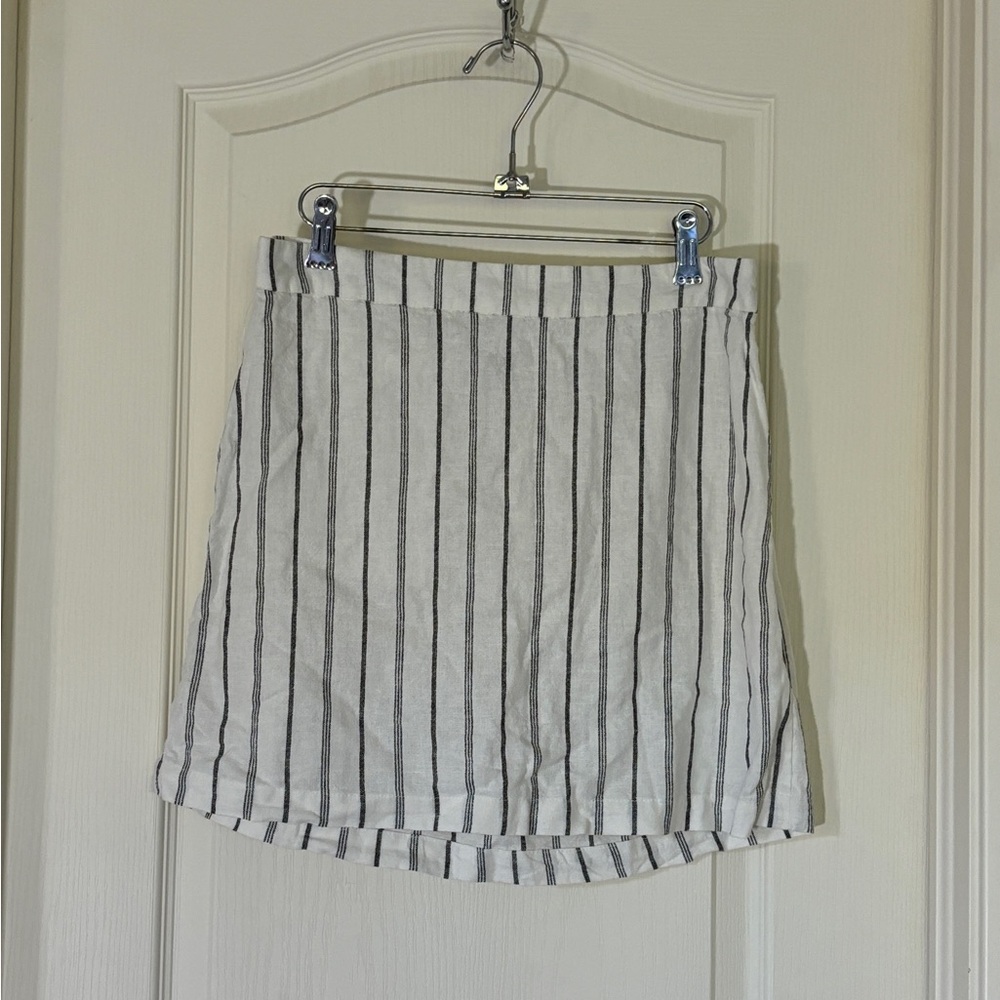 Old Navy Striped Linen-Blend Mini Skirt NWT Size M White Black